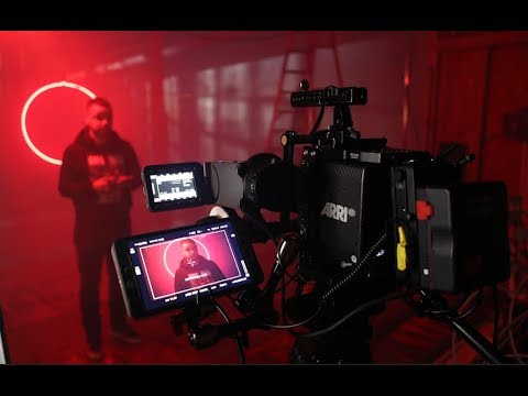 How to create a photo/video studio at home?